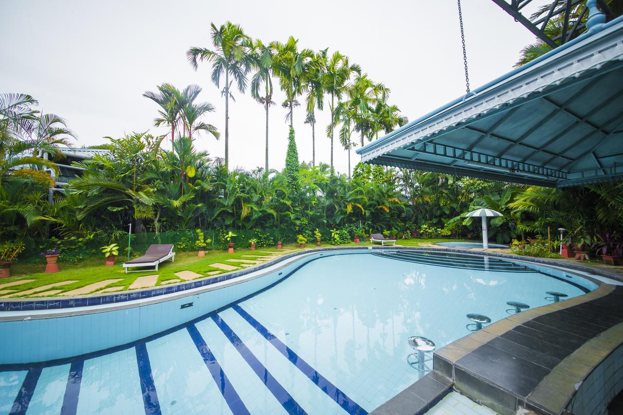 The Renai Cochin Hotel Kochi Exterior foto