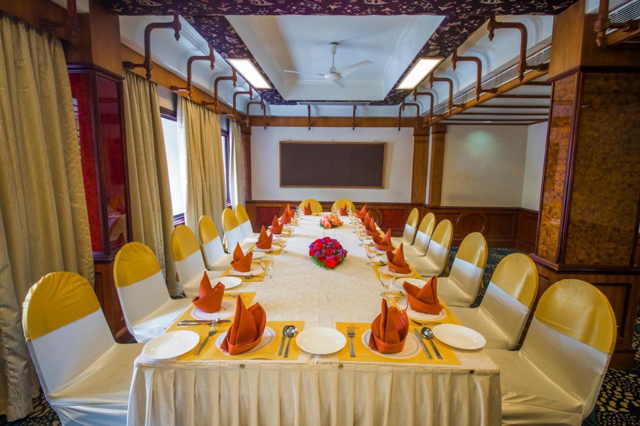The Renai Cochin Hotel Kochi Exterior foto